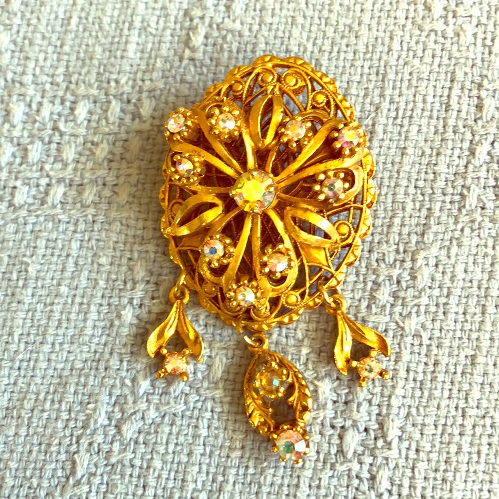 Vintage 50s-60s costume jewelry brooch